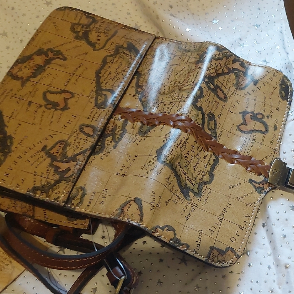 Patricia Nash Bianco Crossbody Organizer - Euro Map Print - Picture 9 of 9